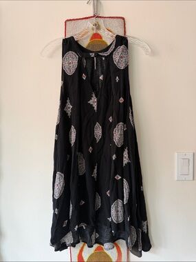 “FREE PEOPLE” Gorgeous lightweight Summer Dress 👗